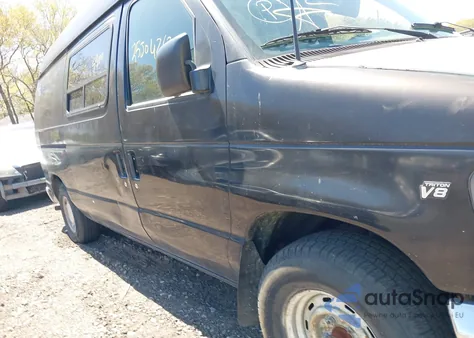 2000 Ford E-150 Commercial/Recreational z USA, uszkodzony, nr VIN 1FTRE14W4YHB45052